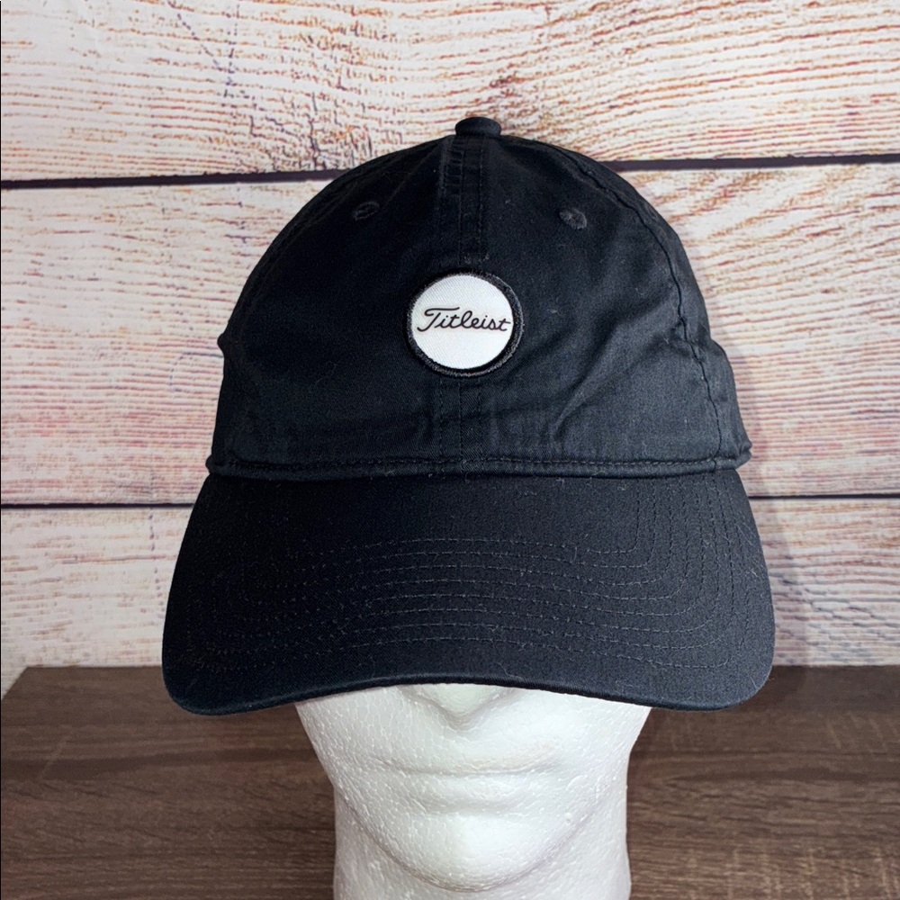EUC Mens Titleist  Montauk Lightweight Golf Hat Black